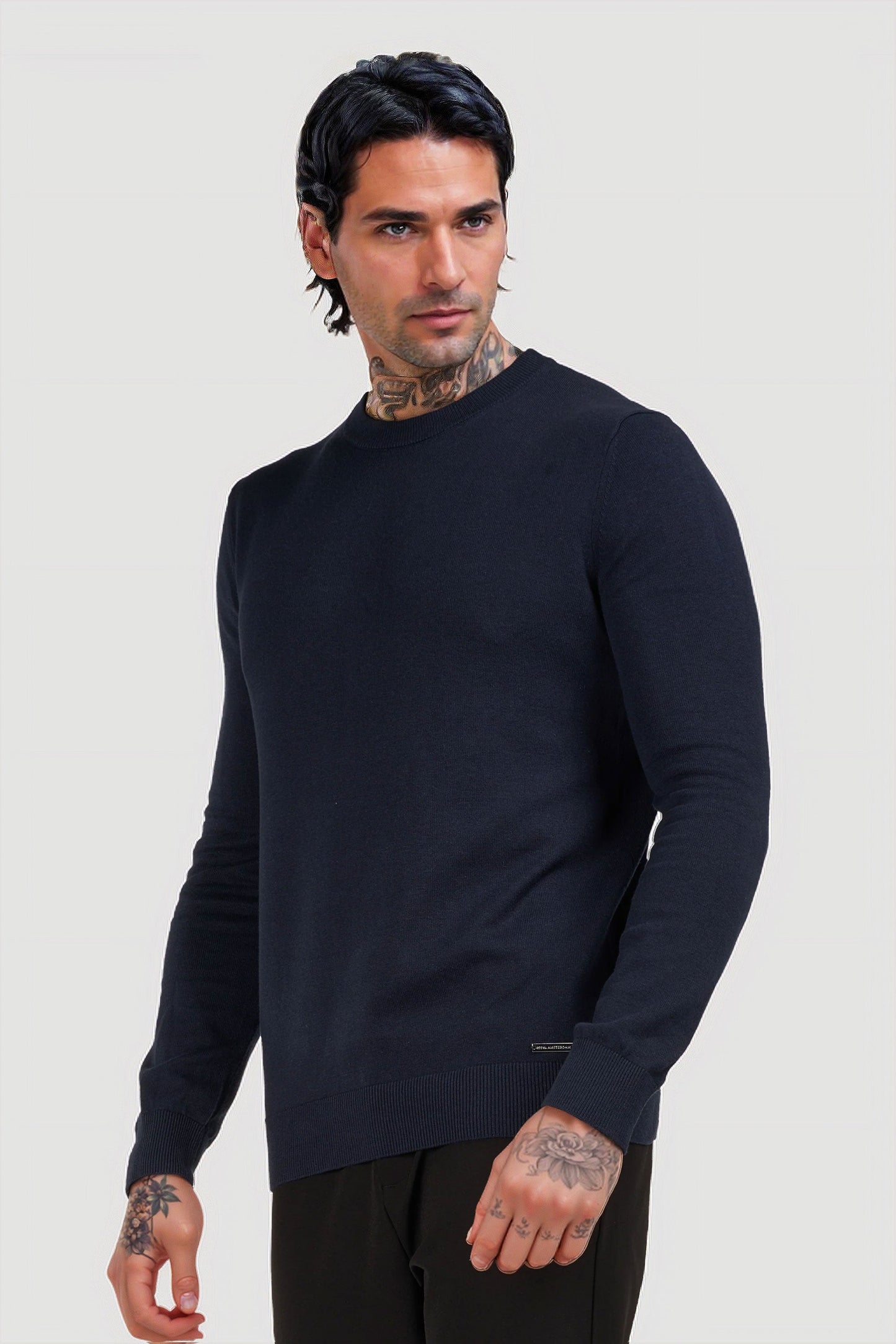 THE MINAZIO CREWNECK SWEATER
